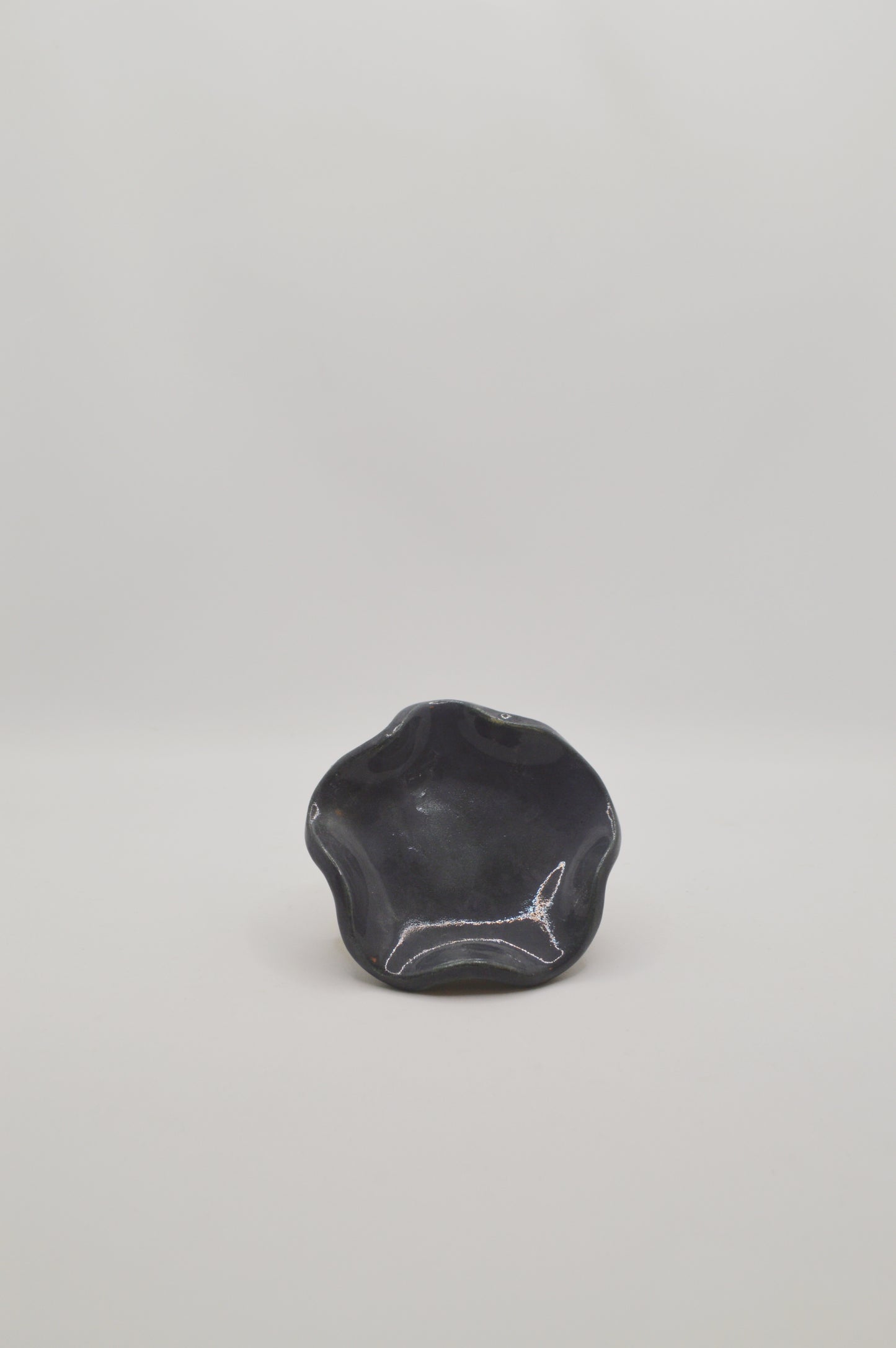 Mini assiette bleu gris ondulée