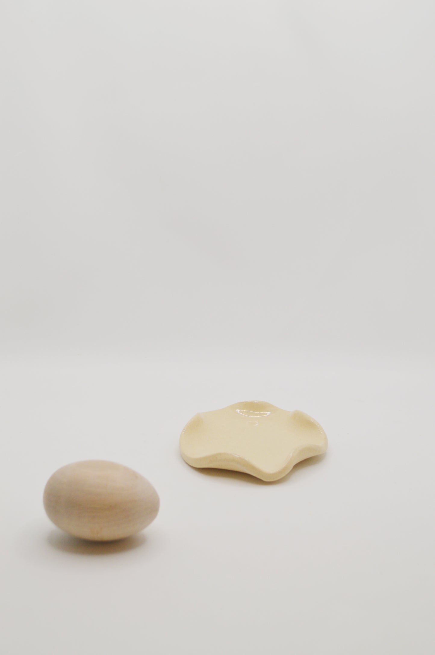 Mini assiette crème lisse ondulée