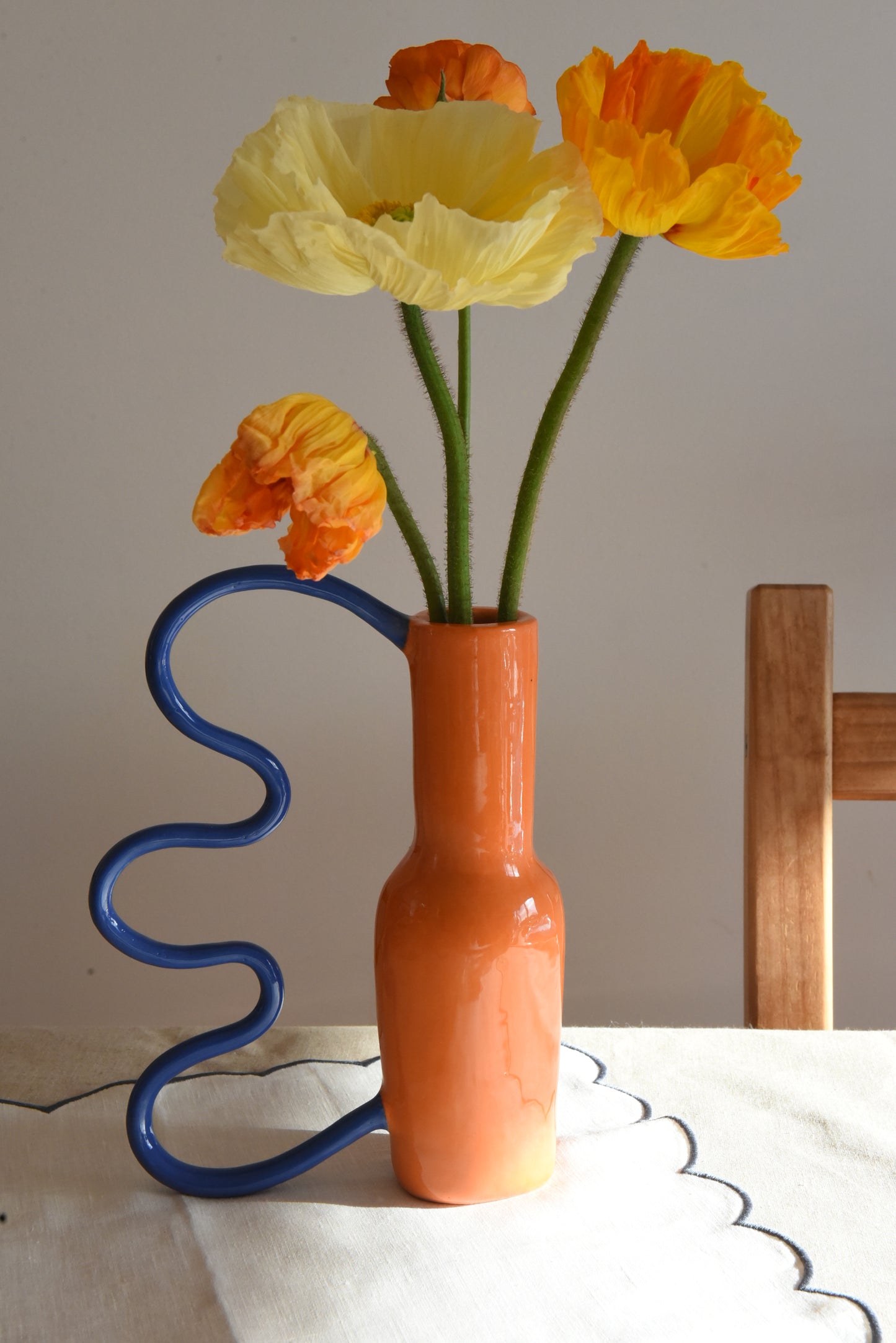 Vase magma orange et bleu